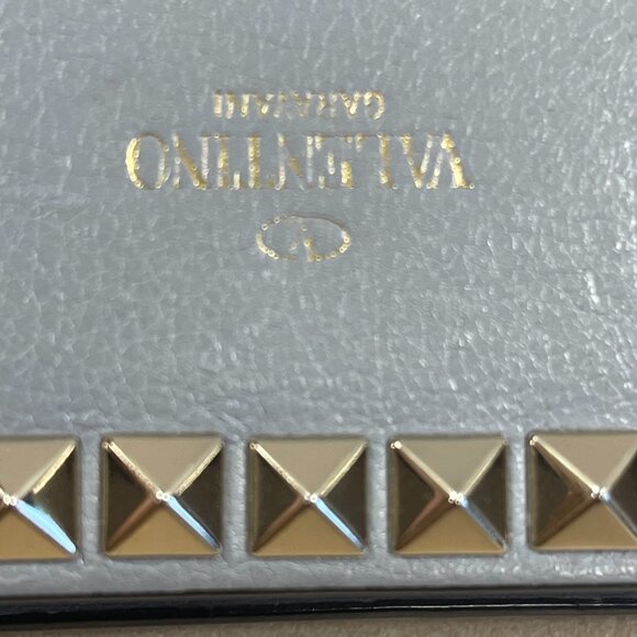 Valentino Garavani Rockstud Leather Continental Zippy Wallet - Grey - Preowned - Picture 9 of 12